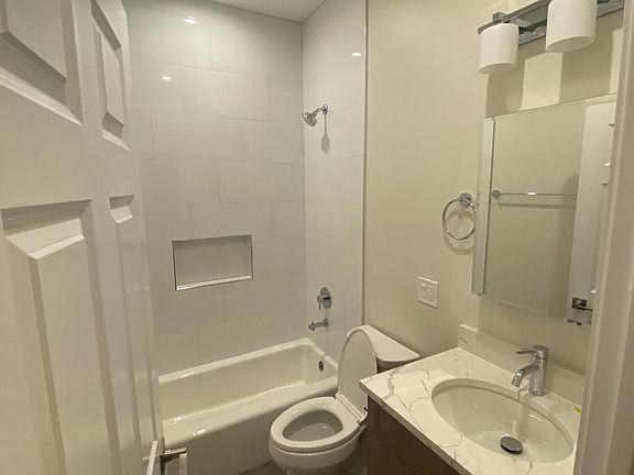 5th image of 2016 N Winchester Ave APT 2