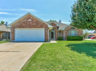 9500 Eagle Hill Dr, Oklahoma City, OK 73162