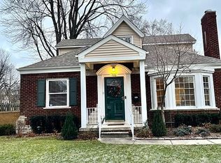 752 Loraine St, Grosse Pointe, MI 48230