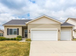 1015 Bellflower Dr, Carlisle, IA 50047