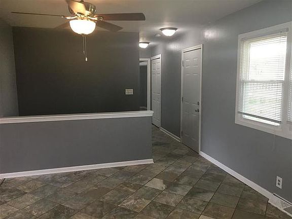 4th image of 1014 Crystal Dr