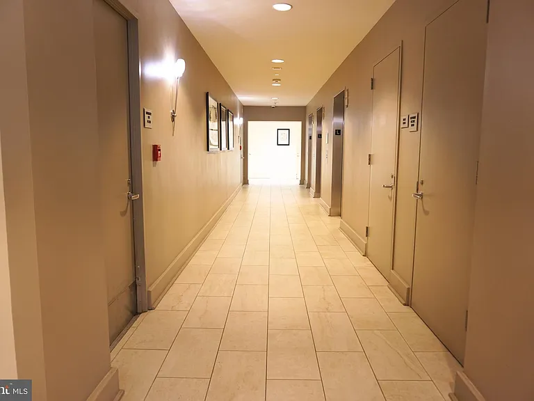100 Harborview Dr #611 — Photo 29