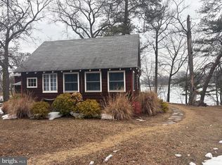 132 Club Rd, Pasadena, MD 21122