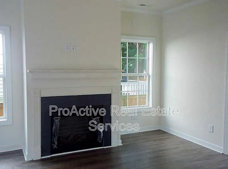 4 bed, 3.0 bath, 1946 sqft, $2,950 — Photo 3