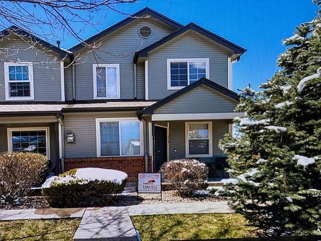Townhome front - on S Depew St