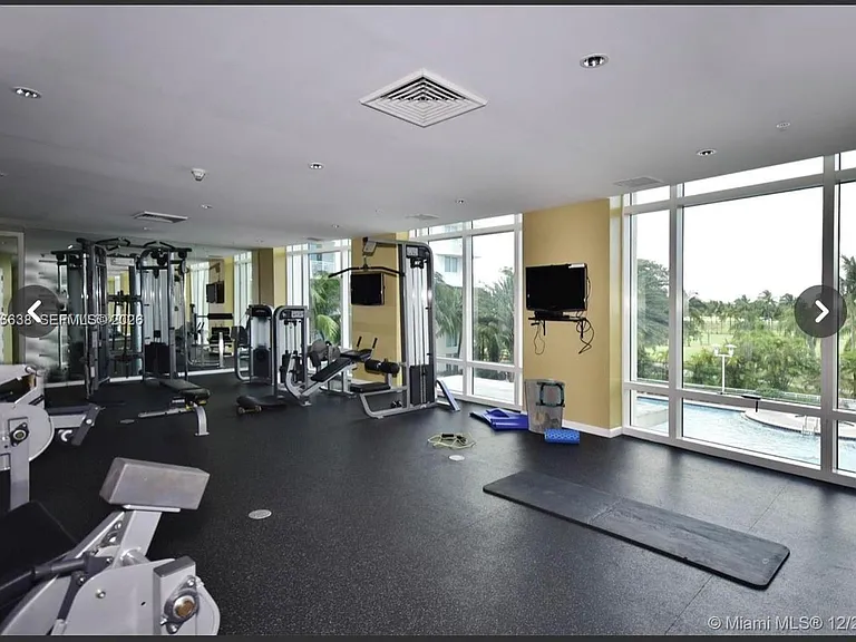 1755 Hallandale Beach Blvd #2505E — Photo 28