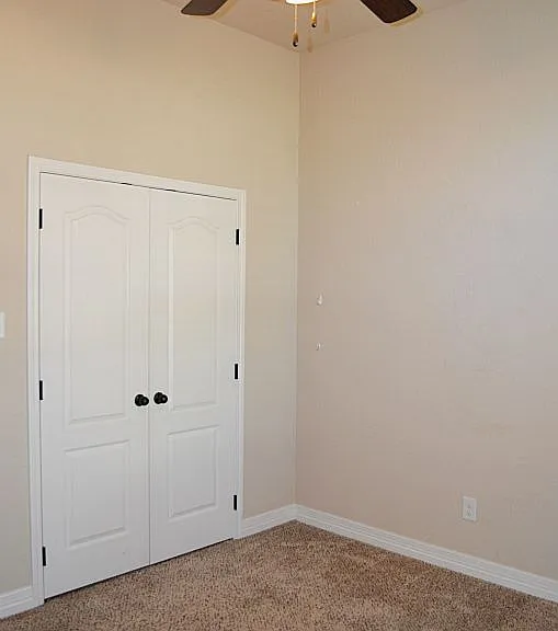 7609 Zircon Dr — Photo 32
