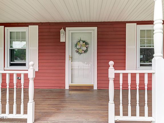 2nd image of 221 Schoolhouse Road