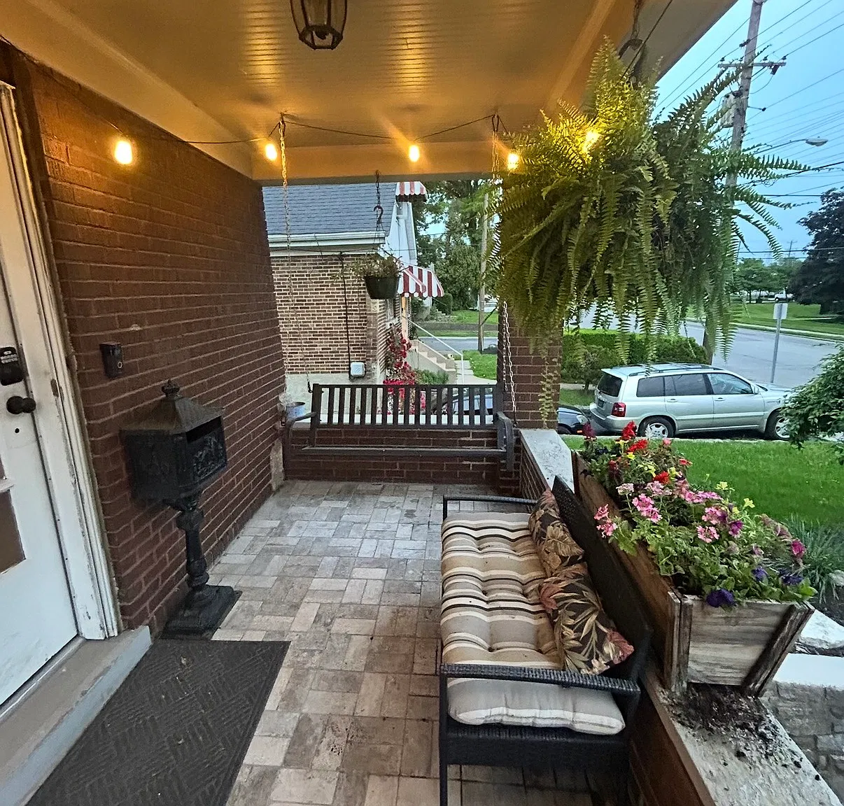 2 bed, 878 sqft, $2,100 — Photo 2