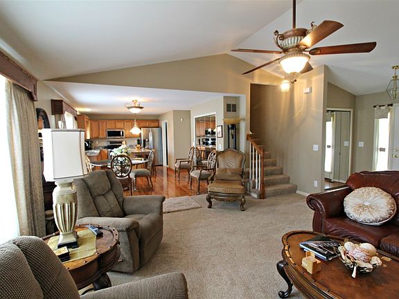 5th image of 4107 Grand Oaks Trl