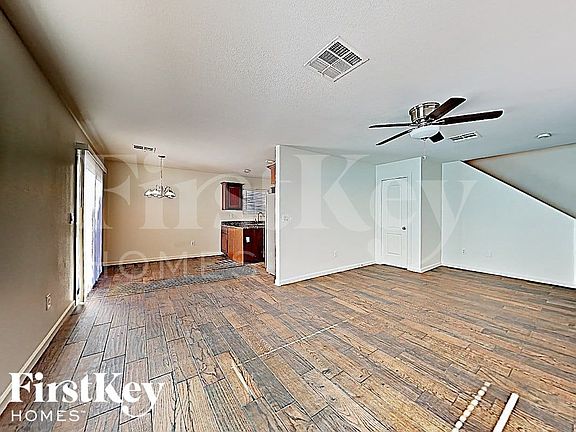 4th image of 2045 Houdini St
