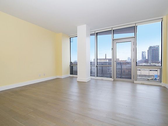 4th image of 5-19 Borden Ave #4F