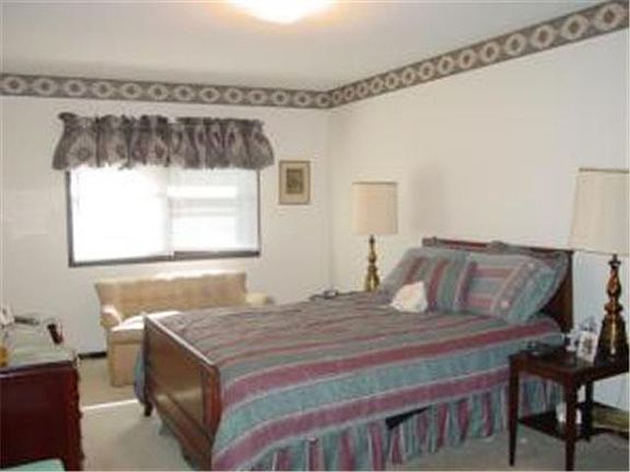 4th image of 1402 G McNally Drive
