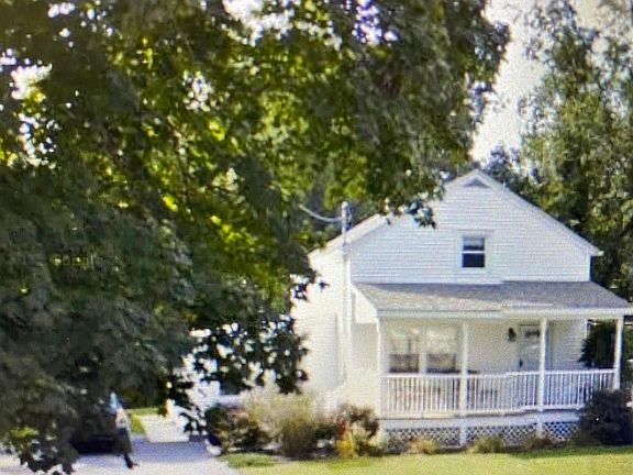 2nd image of 55 Pawling Ave