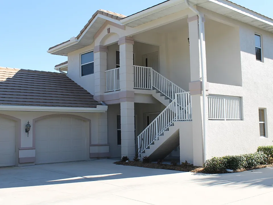 3116 Club Dr #225