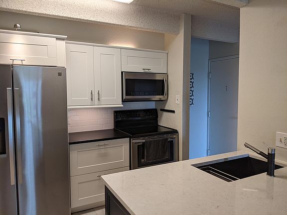 3rd image of 777 N Washington St APT 608