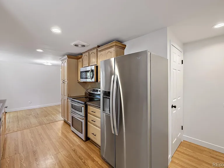 1640 Buchtel Blvd — Photo 11