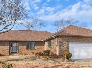 861 Castleberry Ct, Vass, NC 28394