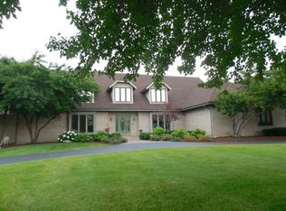 5N130 Percheron Ln, Wayne, IL 60184