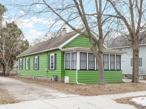 1230 Bay Shore DRIVE, Oshkosh, WI 54901