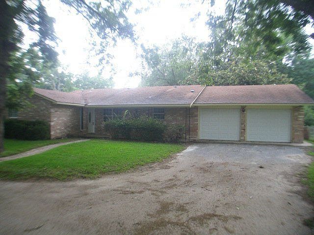 1st image of 114 Lakeside Dr