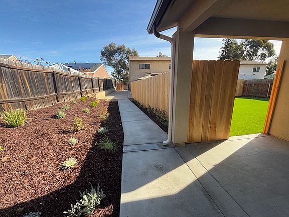 4th image of 1764 Hanford Dr #A