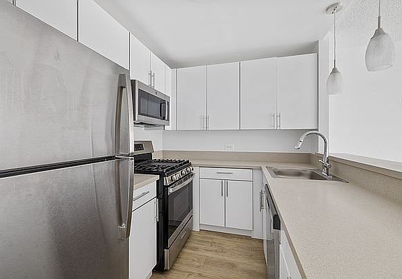 3rd image of 600 Columbus Ave APT 7H