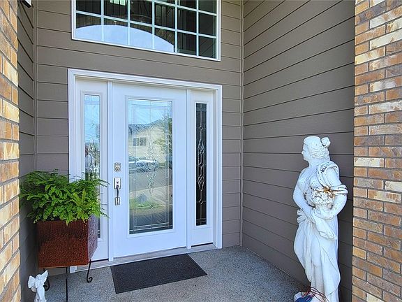 3rd image of 9105 76th Avenue NE