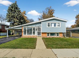 2126 David Dr, Des Plaines, IL 60018