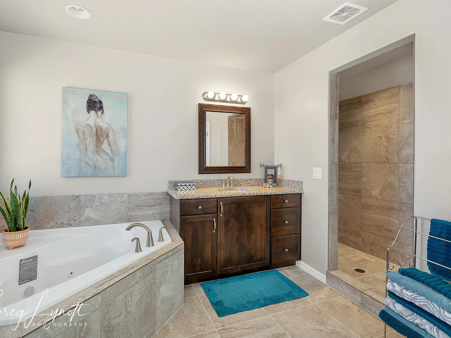 4 bed, 2.5 bath, 2155 sqft, $2,595 — Photo 4
