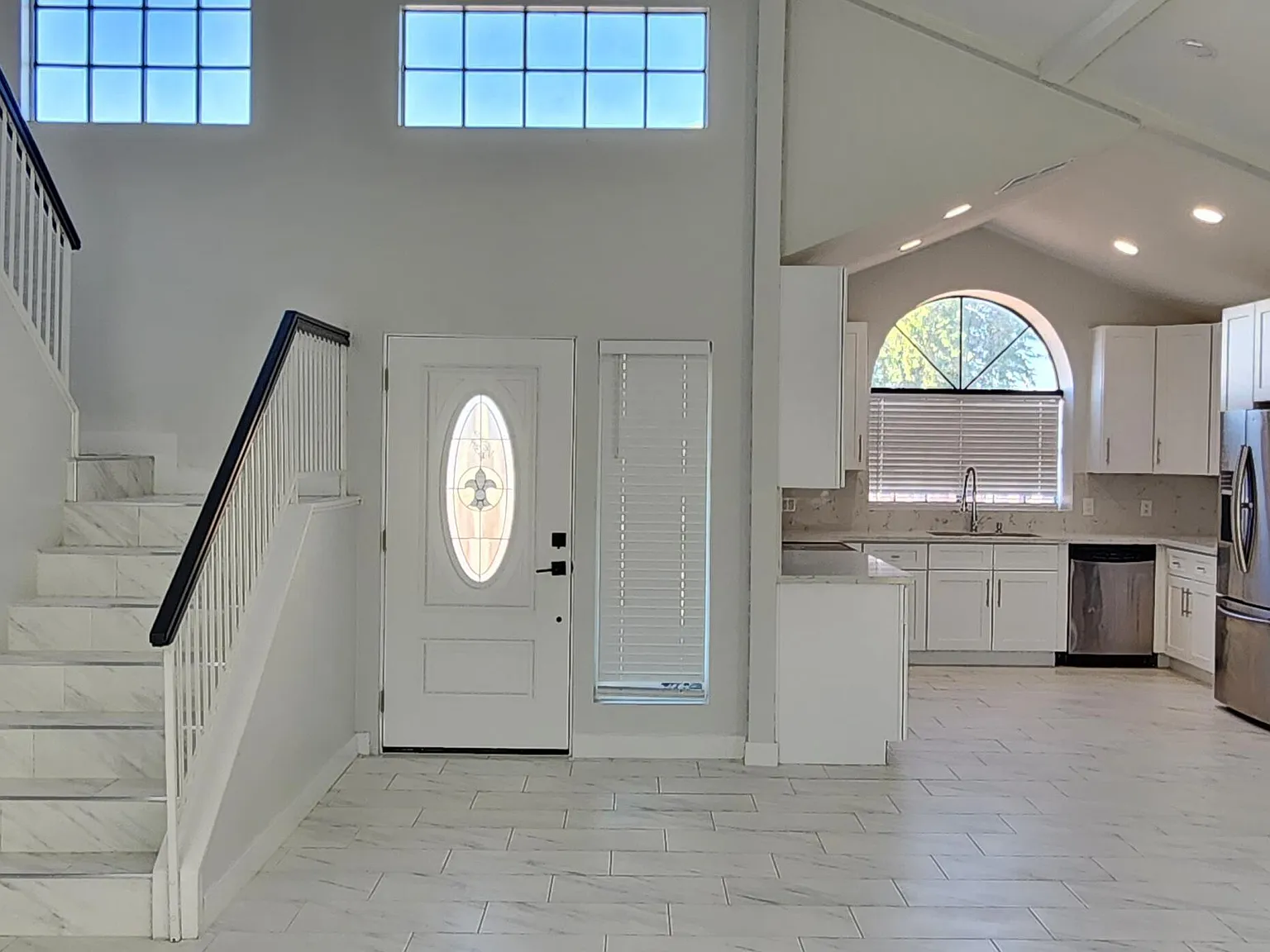 3 bed, 2.0 bath, 1669 sqft, $2,500 — Photo 4