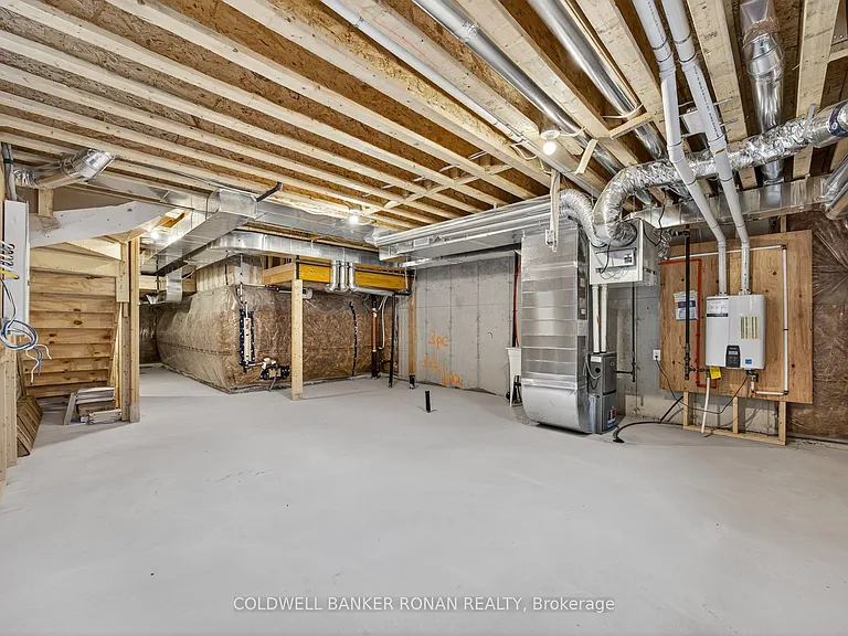 29 Milady Cres — Photo 32