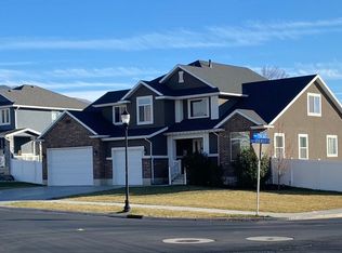 1206 E 850 N, Layton, UT 84040