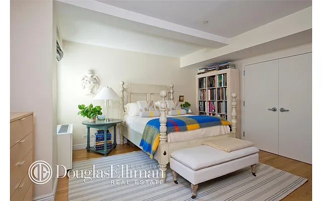 Sold by Douglas Elliman | media 21