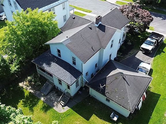 3rd image of 33 Capitol St