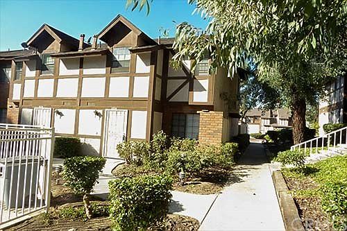 1st image of 1024 S Mountain Ave