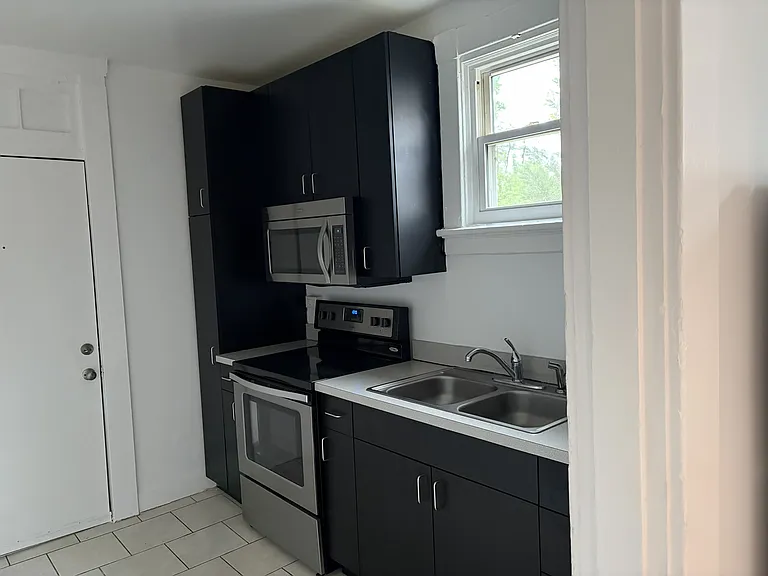 2502 North Ave #4 — Photo 7