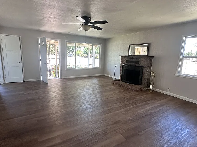 601 Orange Ave — Photo 3