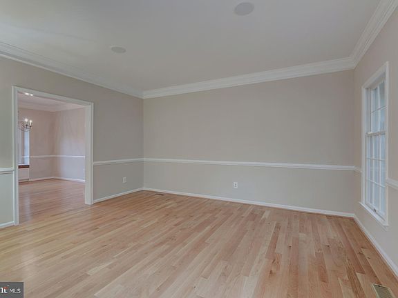 3rd image of 3703 Broadrun Dr