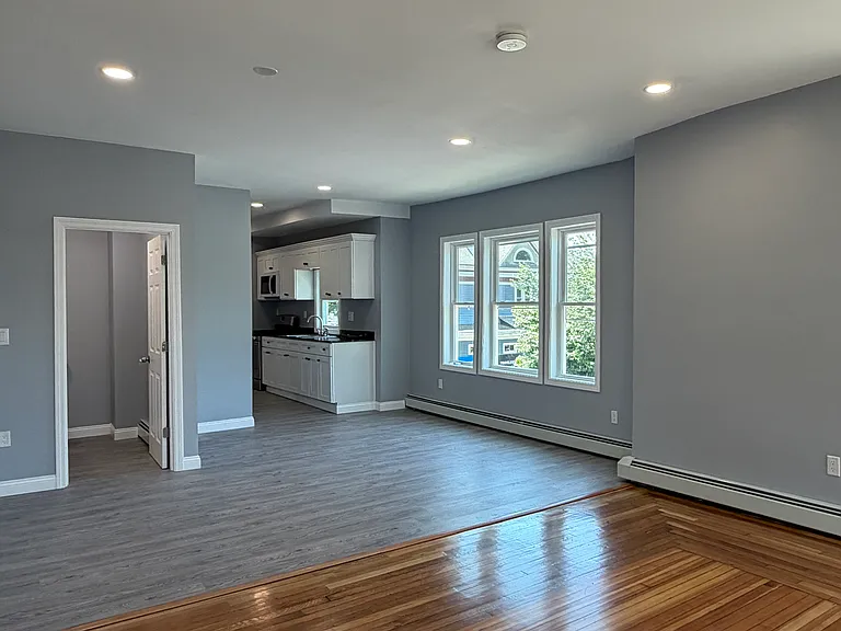 98-100 Whitmarsh St #1 — Photo 10