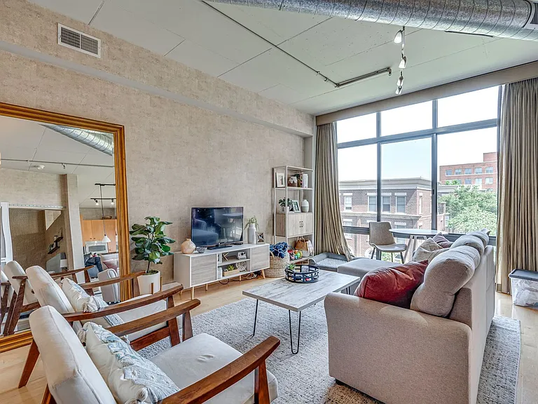 520 John Carlyle St #304 — Photo 3