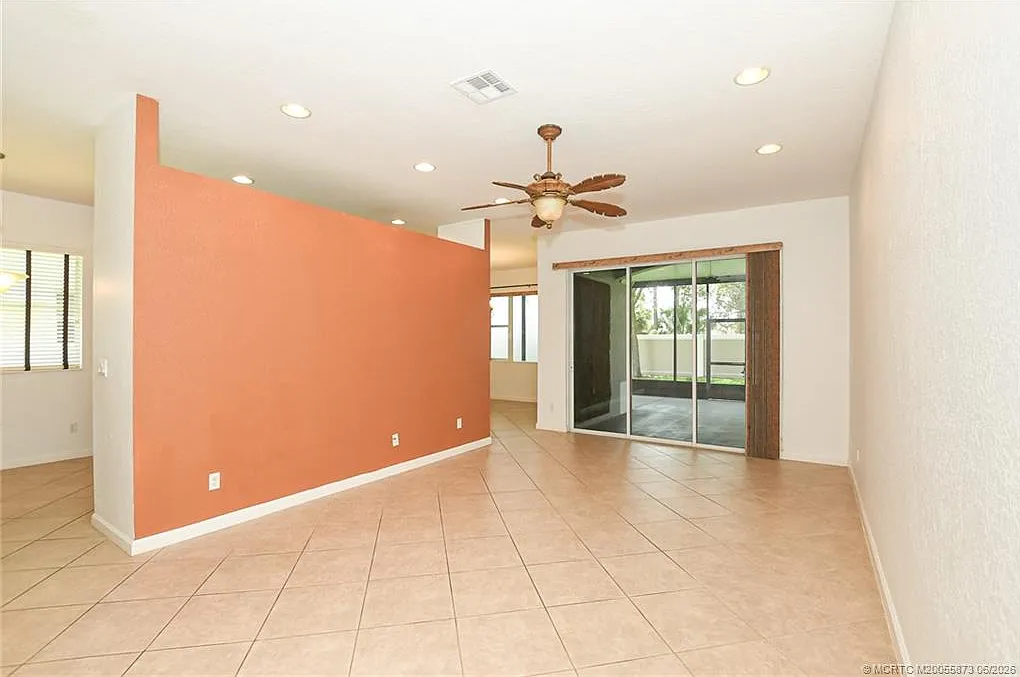 3 bed, 2.5 bath, 2123 sqft, $2,600 — Photo 4