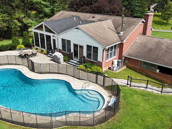 3rd image of 2163 McKendree Rd