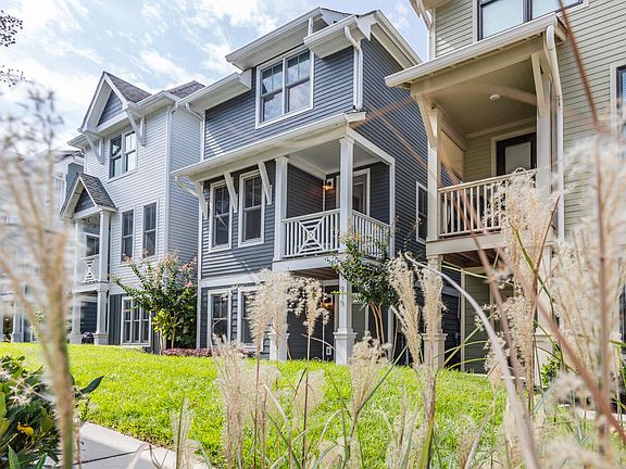 5th image of 915 Islander Way #44