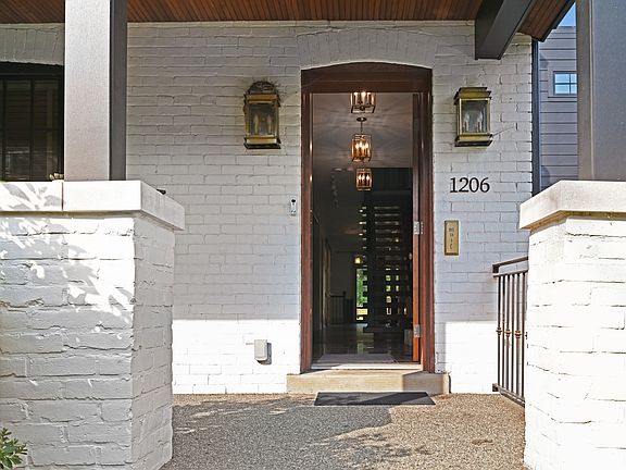 2nd image of 1206 S Negley Ave