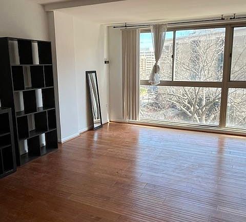 5th image of 922 24th St NW APT 718
