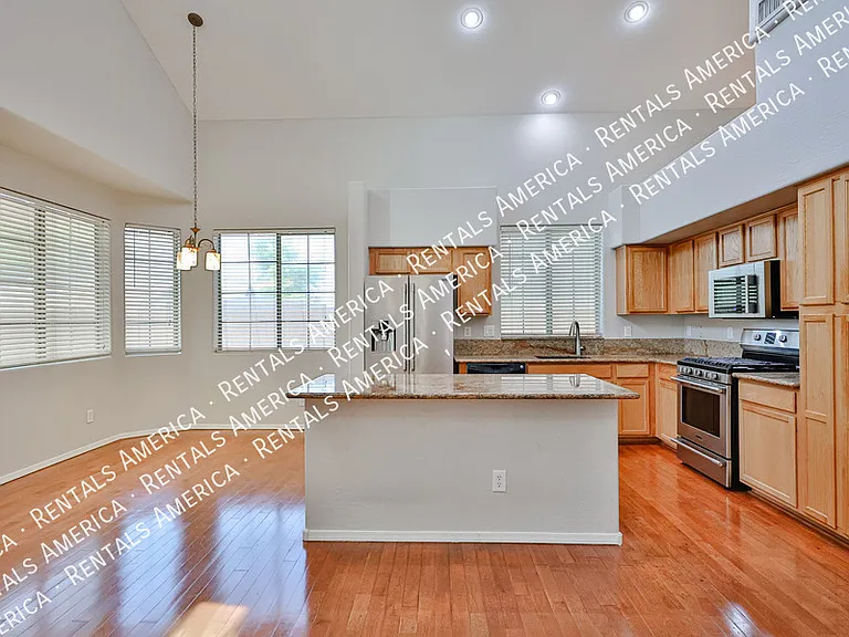 9710 S 45th Ave — Photo 12