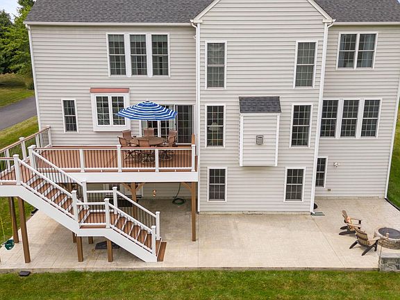 3rd image of 7527 Millpond Ct