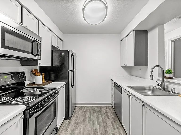 Aero Apartments — Photo 33