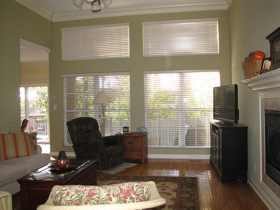 2nd image of 2545 Wheaton Dr